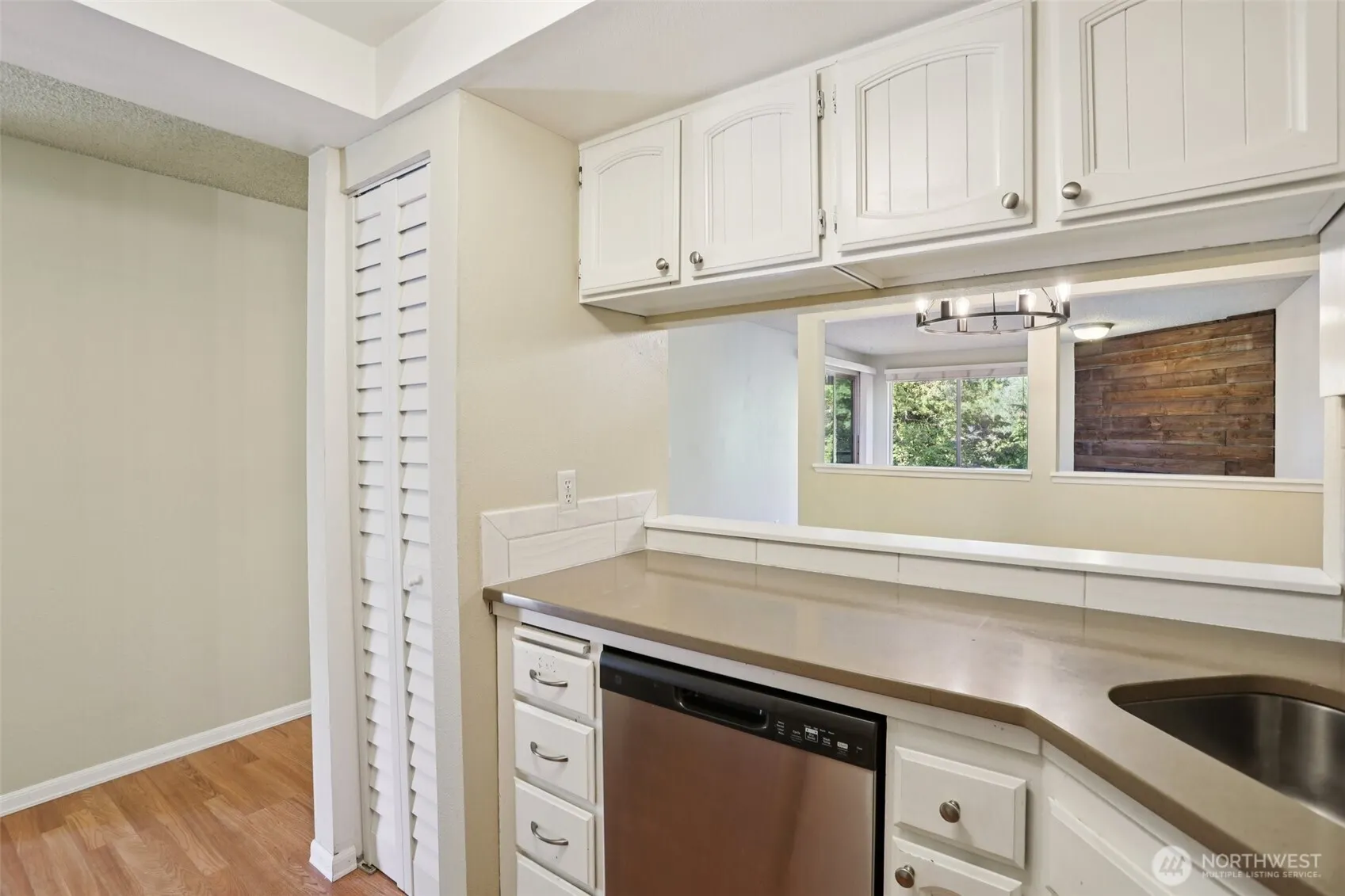 2503 NE 4th Street #424, Renton, WA 98056-4062