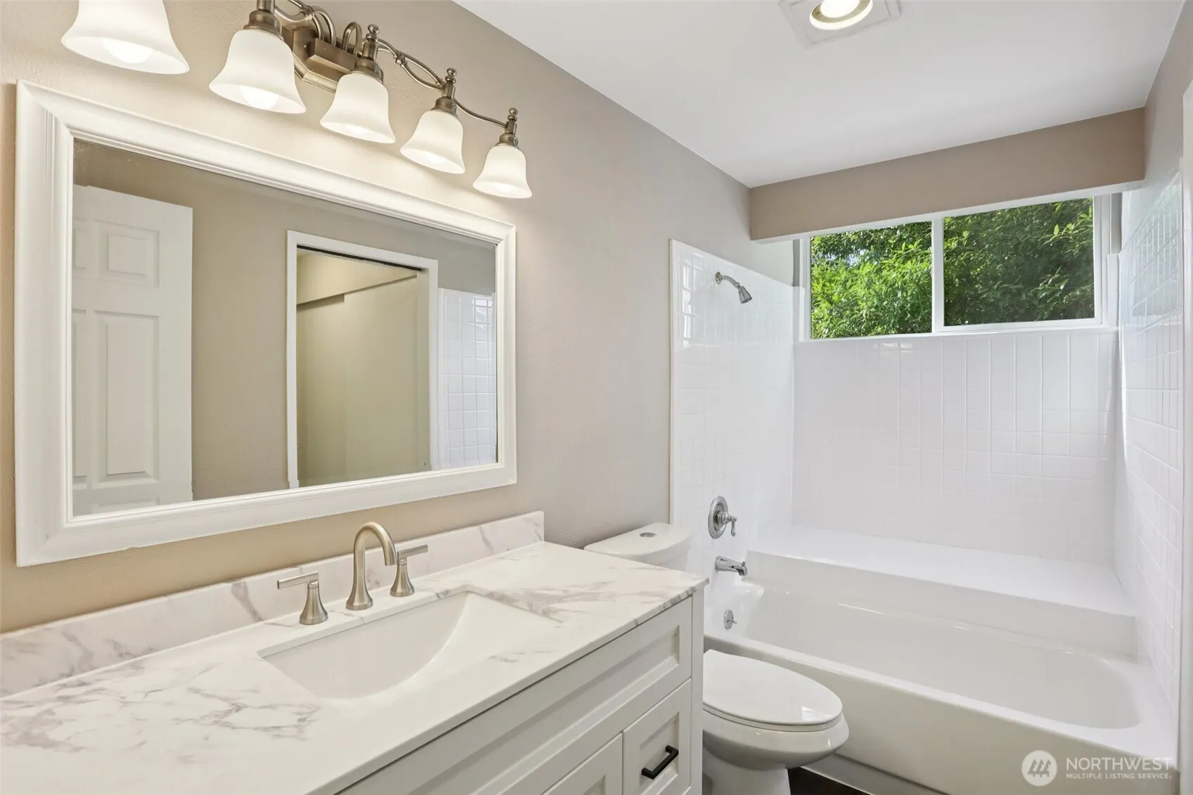 2503 NE 4th Street #424, Renton, WA 98056-4062