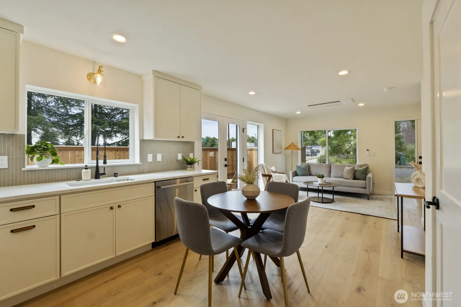 1503 NE 73rd Street , Seattle, WA 98115
