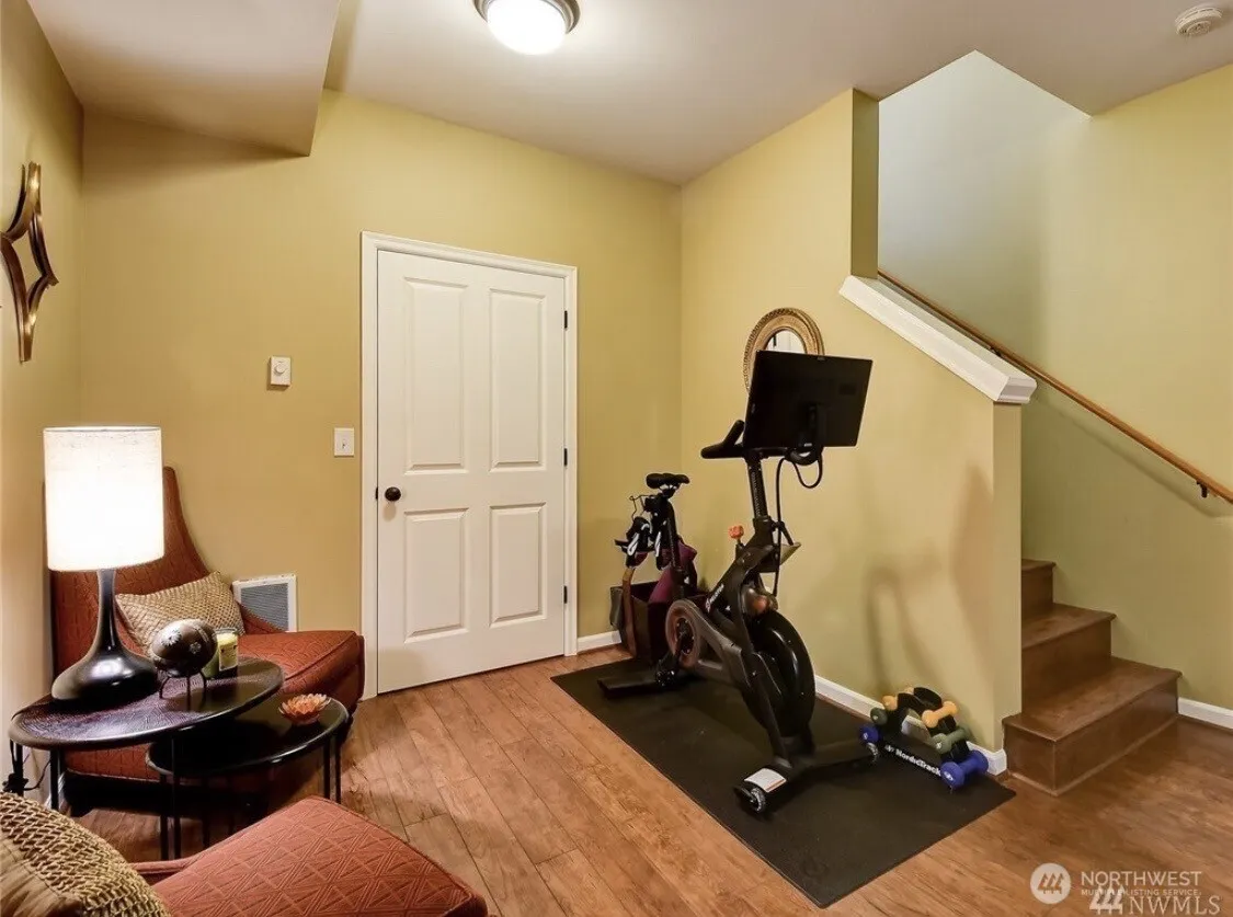 4601 NE 3rd Court #B4, Renton, WA 98059