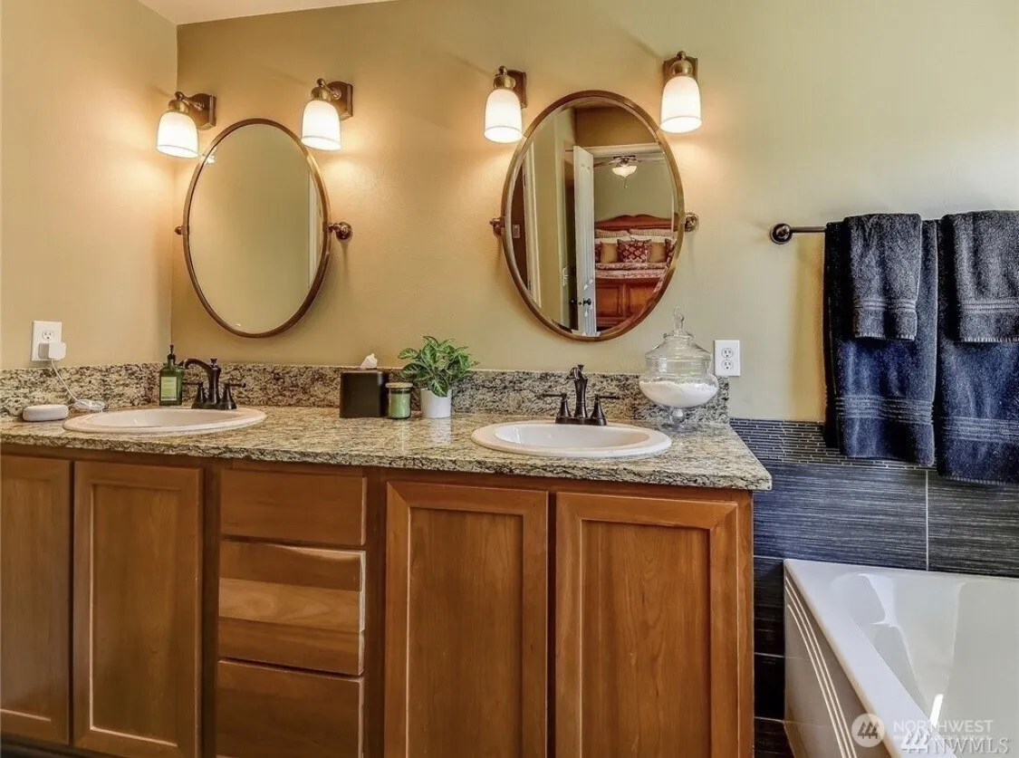 4601 NE 3rd Court #B4, Renton, WA 98059