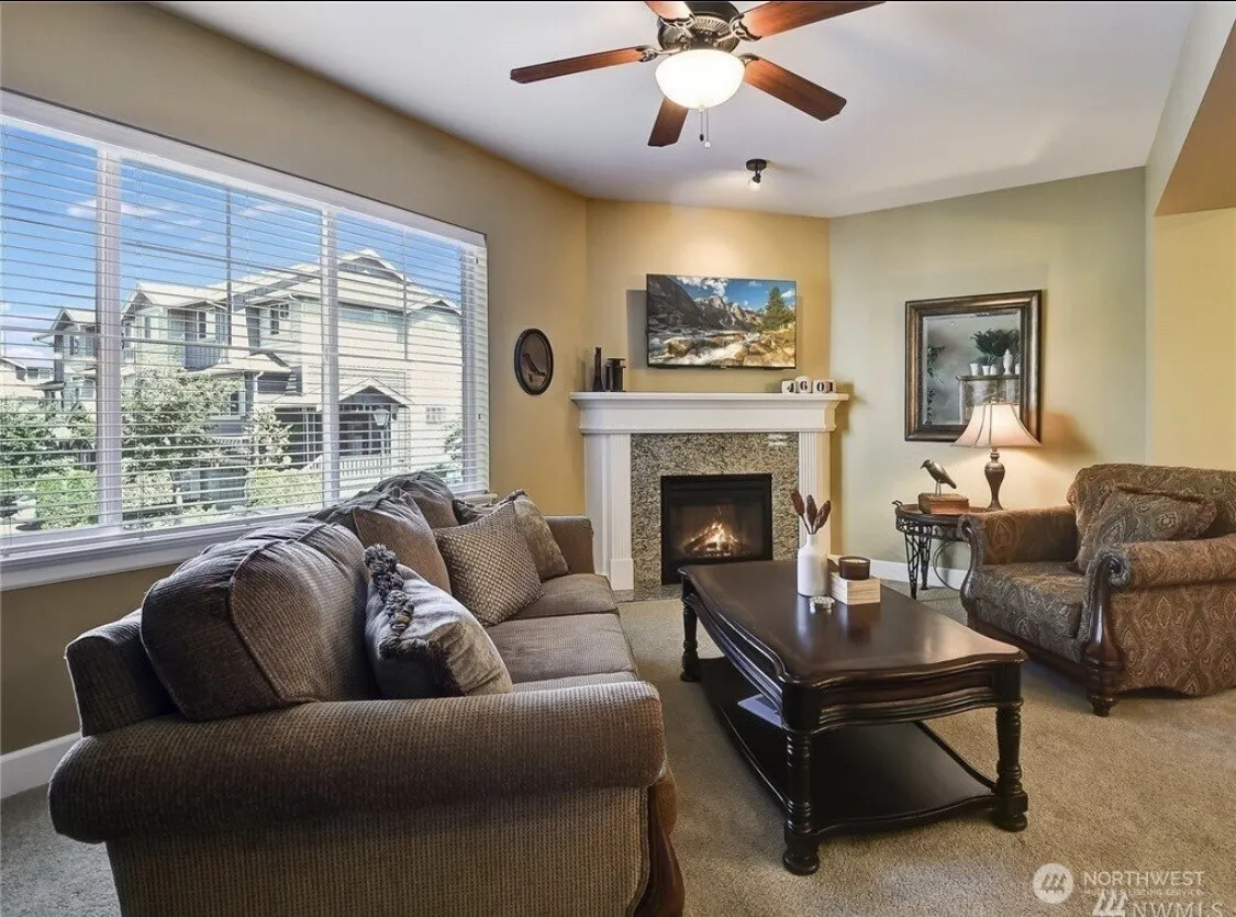 4601 NE 3rd Court #B4, Renton, WA 98059