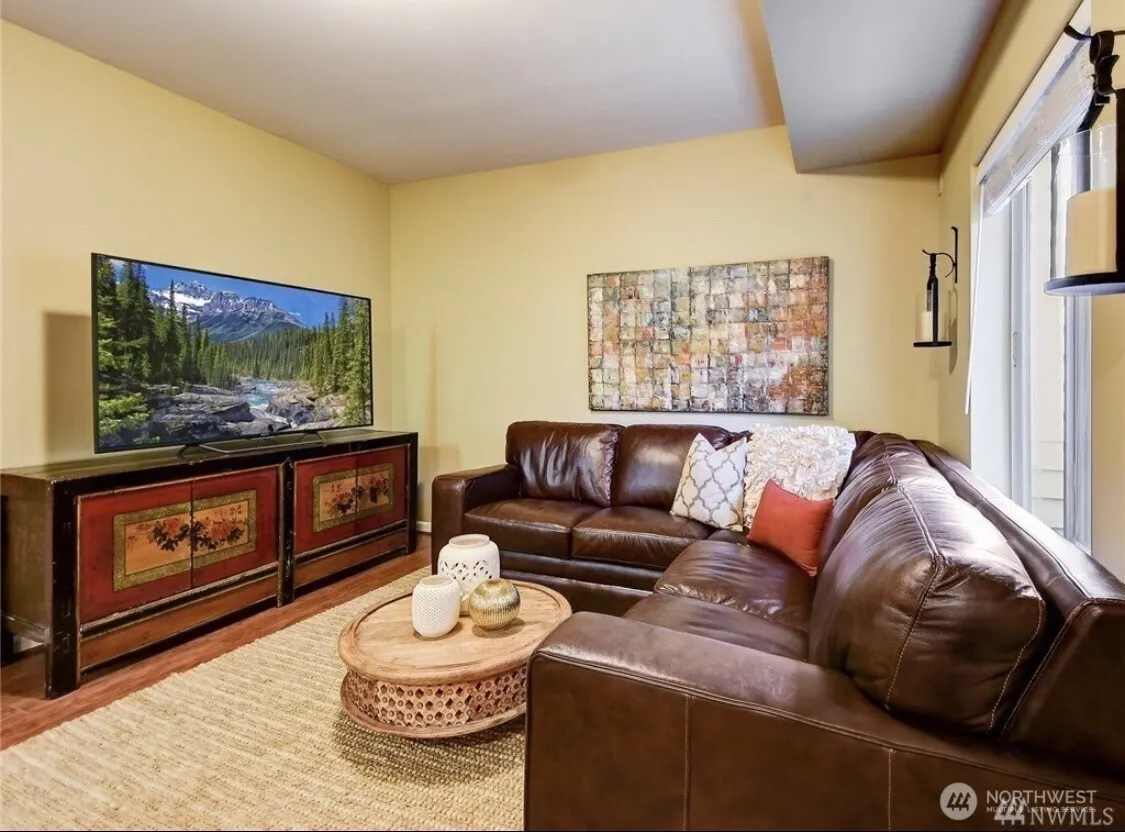 4601 NE 3rd Court #B4, Renton, WA 98059