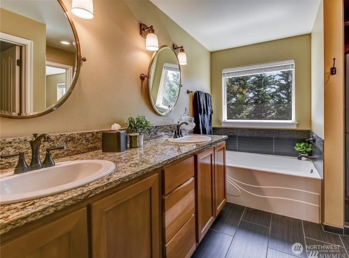 4601 NE 3rd Court #B4, Renton, WA 98059