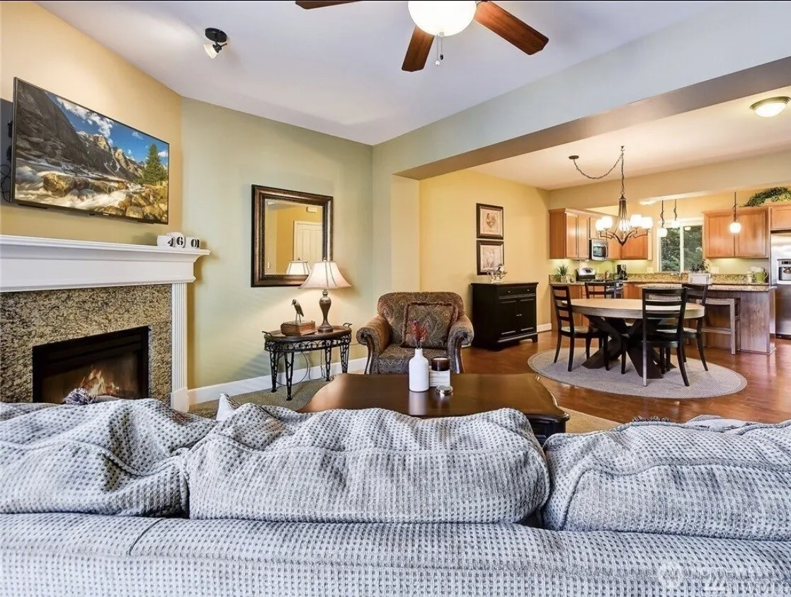 4601 NE 3rd Court #B4, Renton, WA 98059