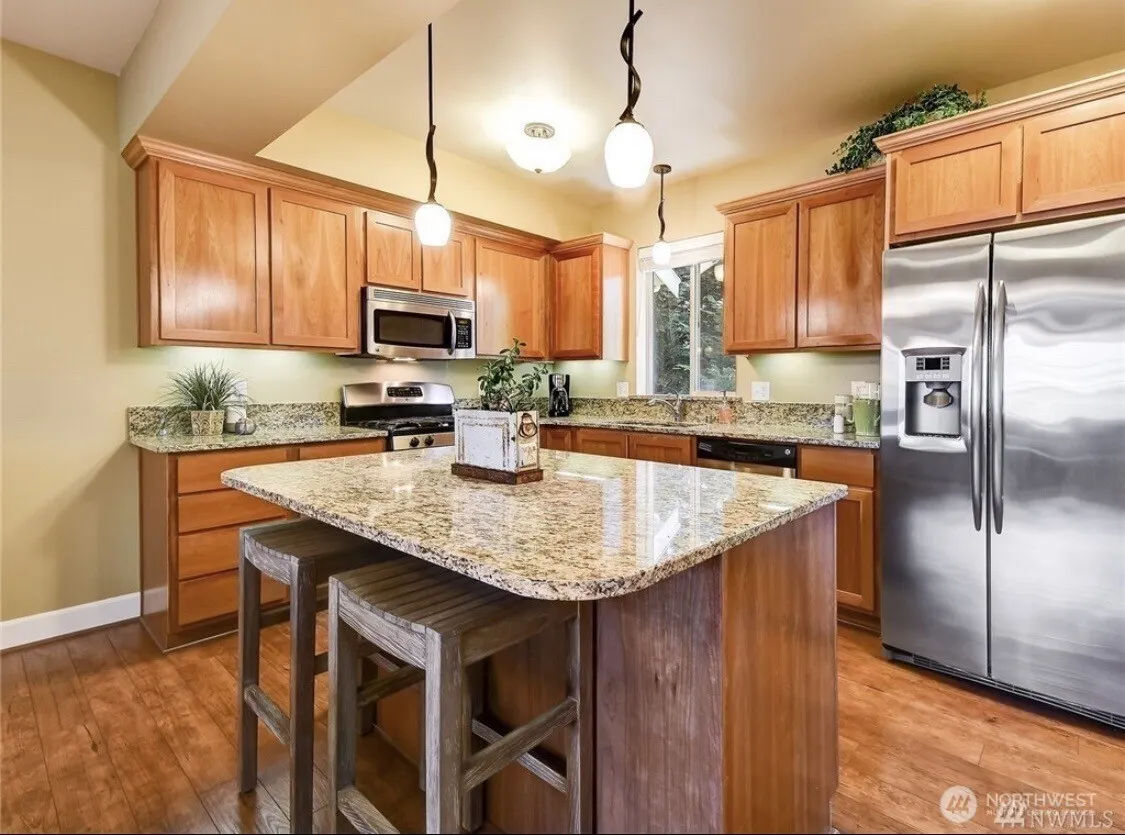 4601 NE 3rd Court #B4, Renton, WA 98059