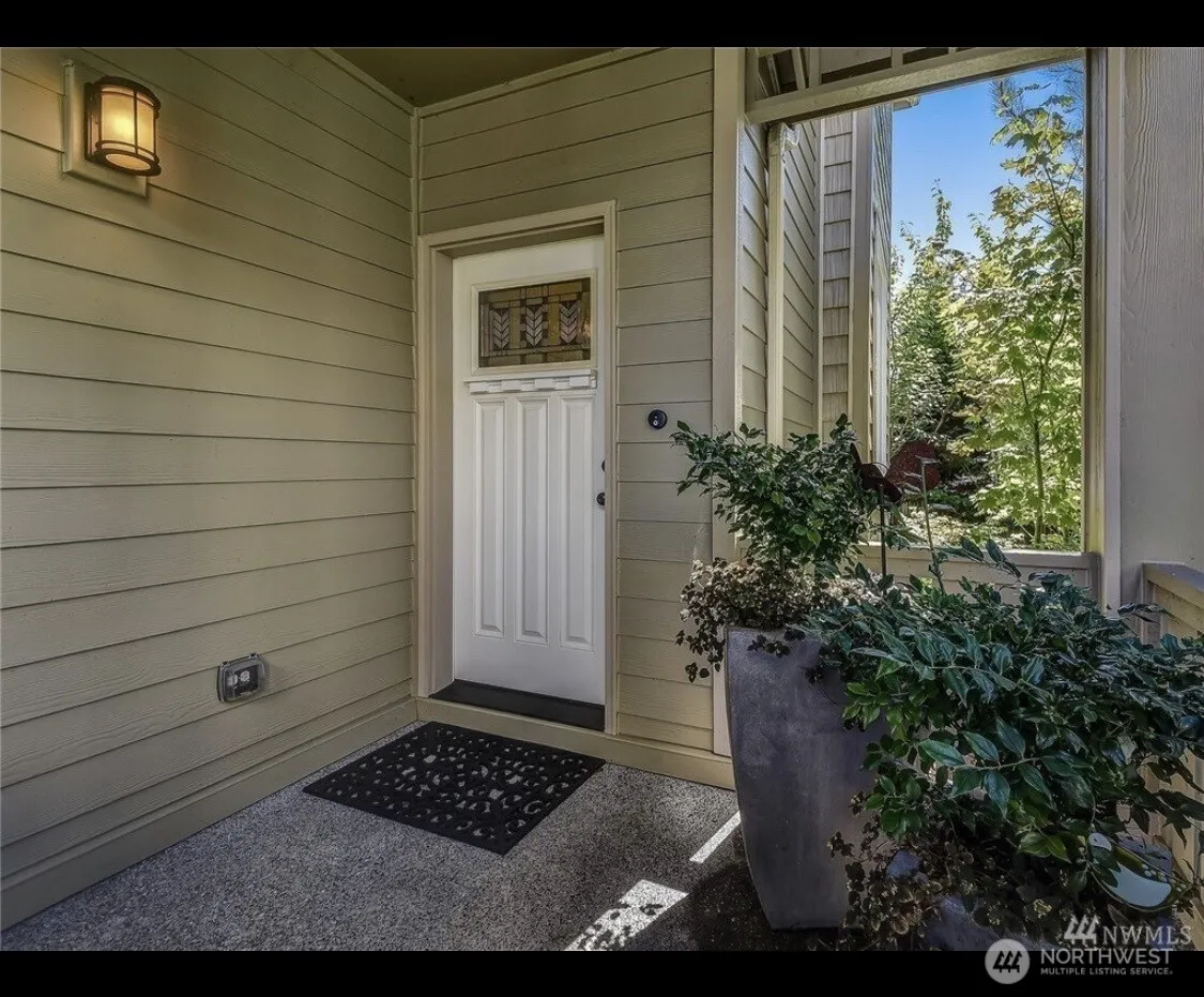 4601 NE 3rd Court #B4, Renton, WA 98059