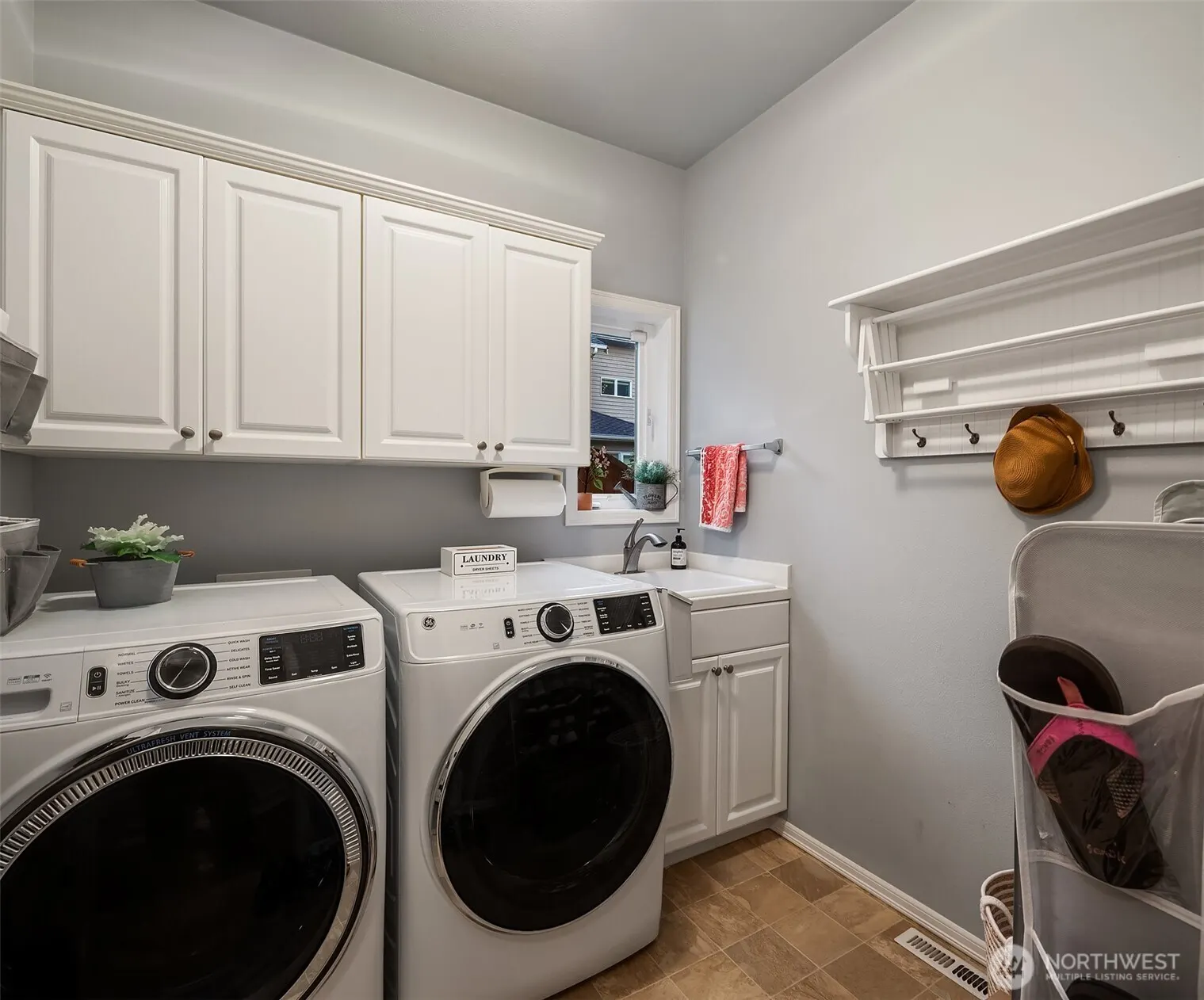 24522 SE 1st Street , Sammamish, WA 98074