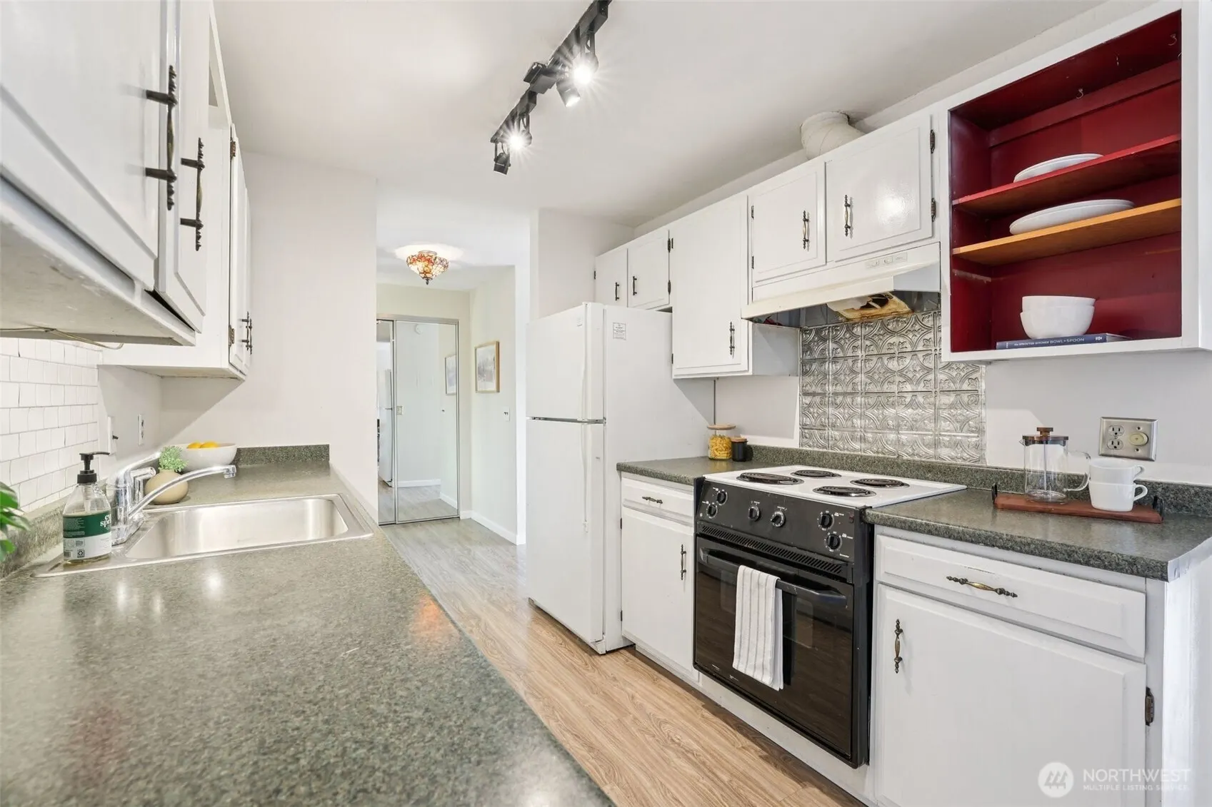 7064 35th Avenue NE #23, Seattle, WA 98115