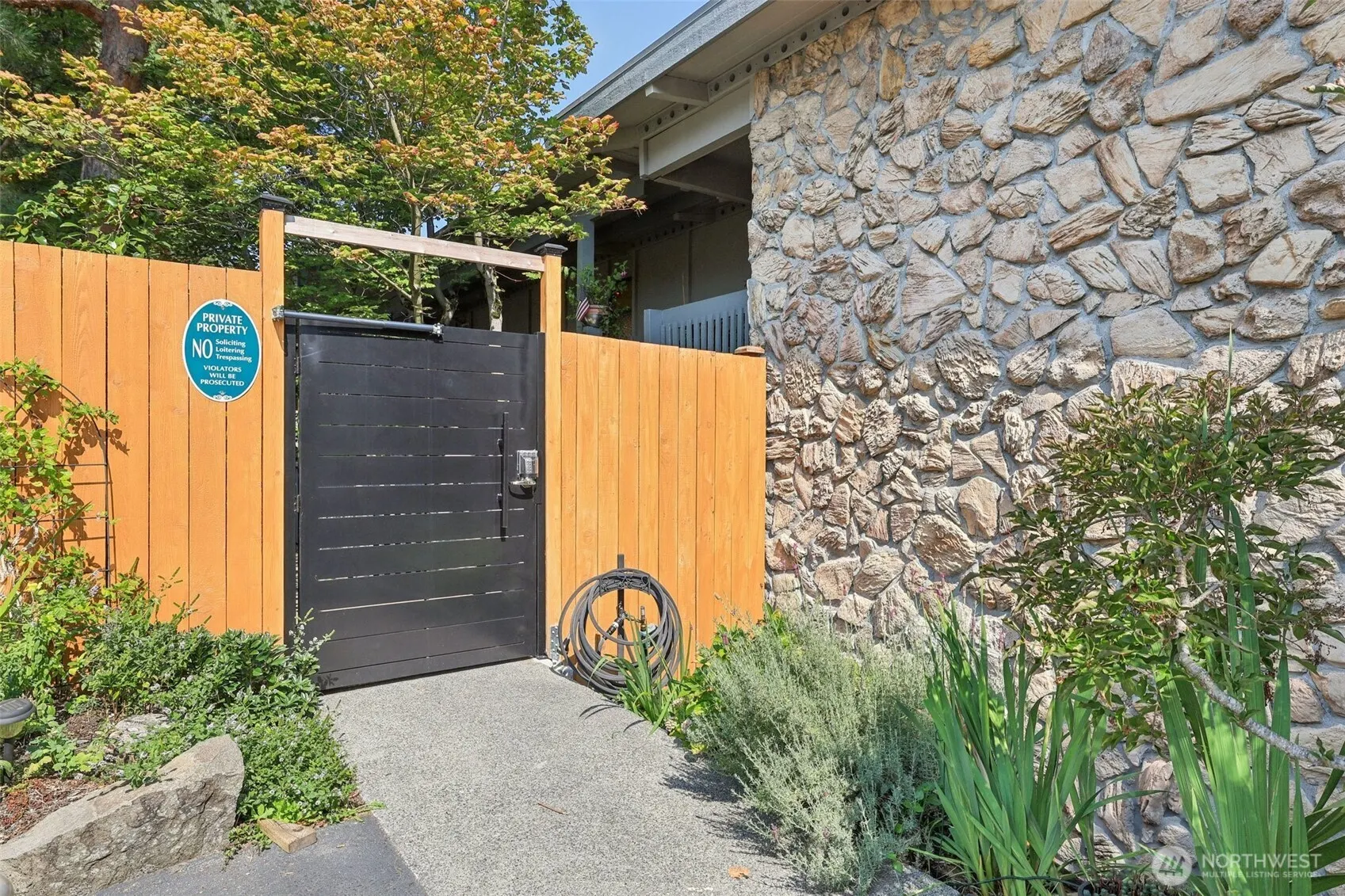 7064 35th Avenue NE #23, Seattle, WA 98115
