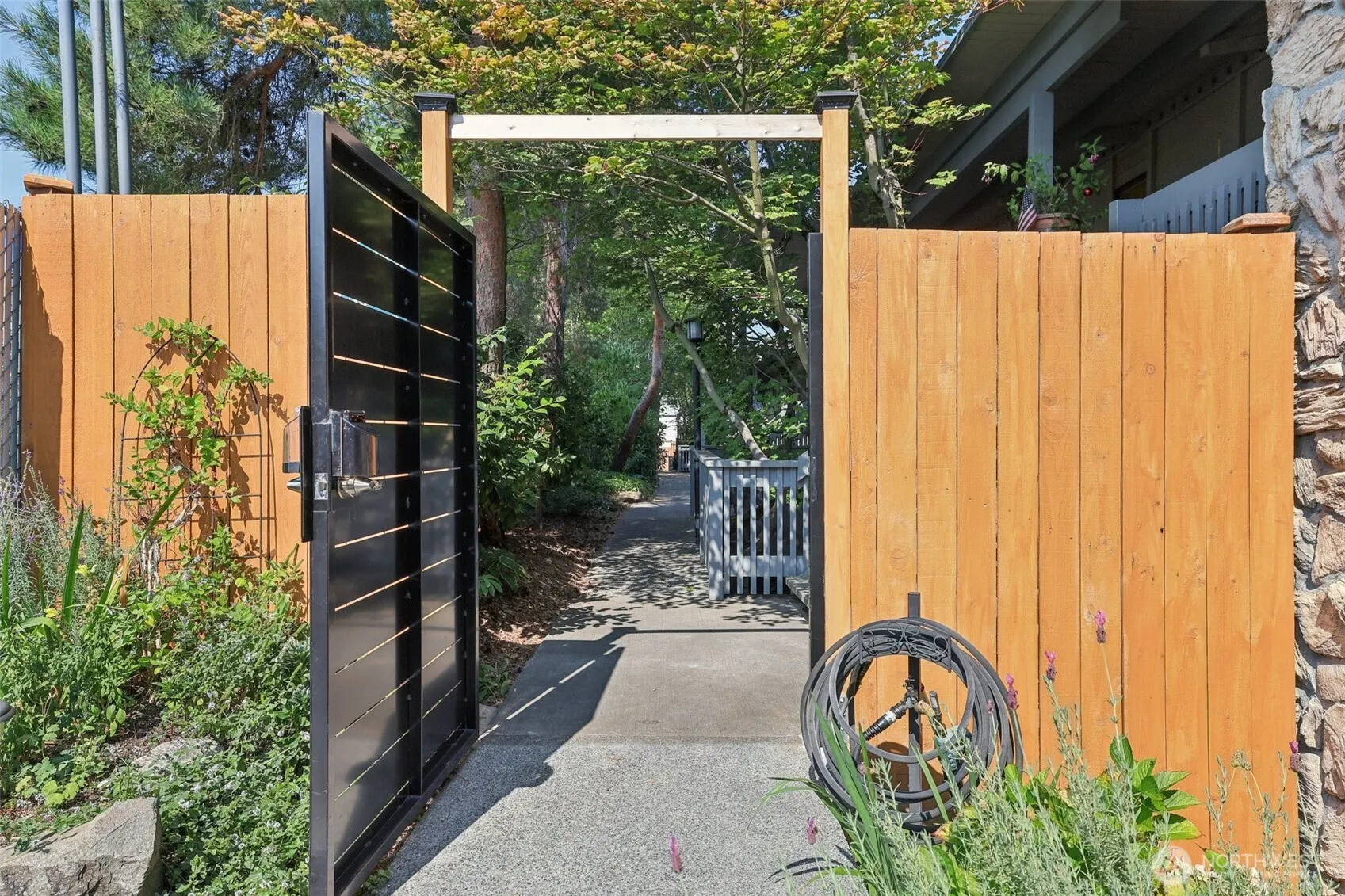 7064 35th Avenue NE #23, Seattle, WA 98115