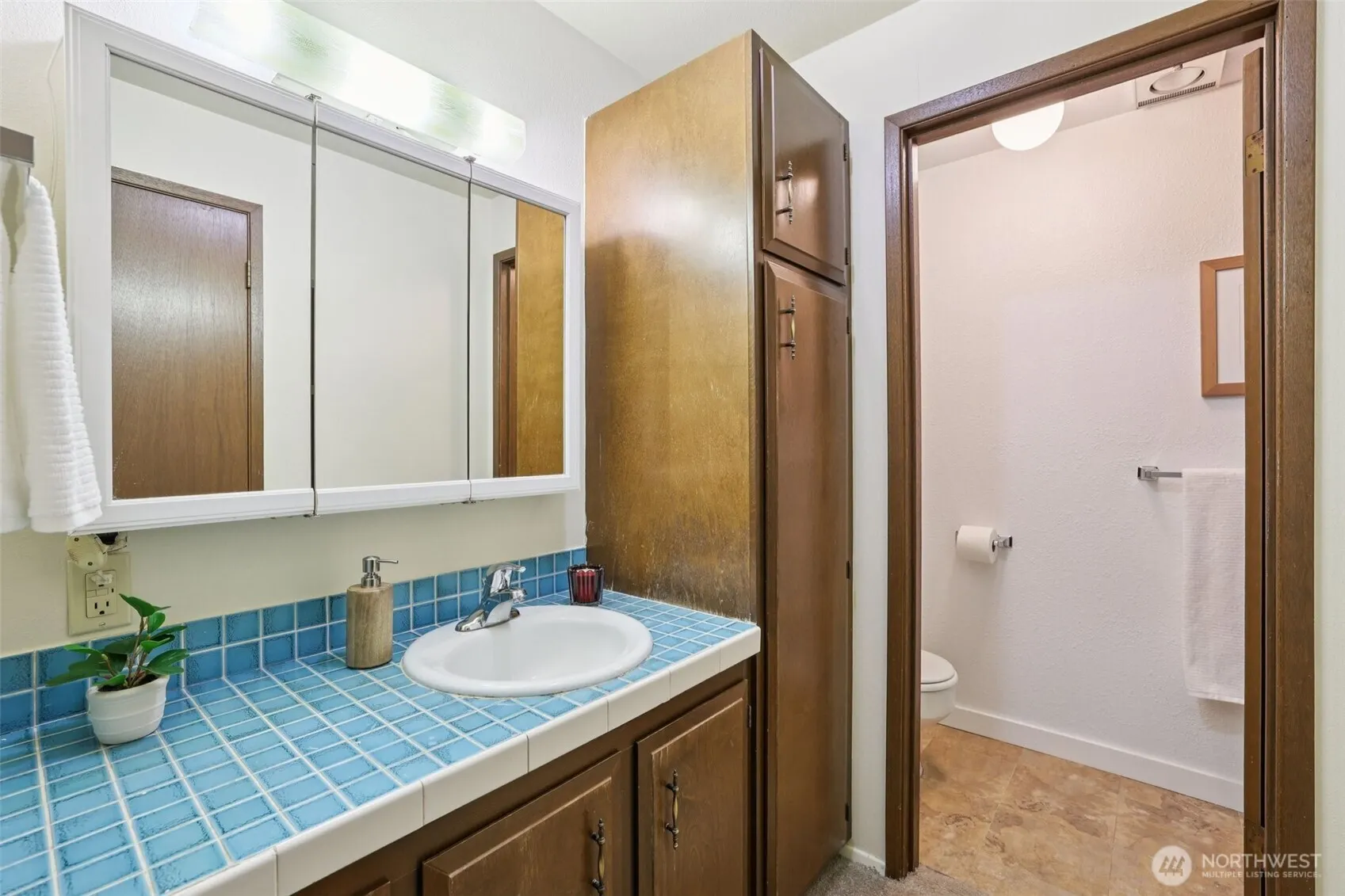 7064 35th Avenue NE #23, Seattle, WA 98115