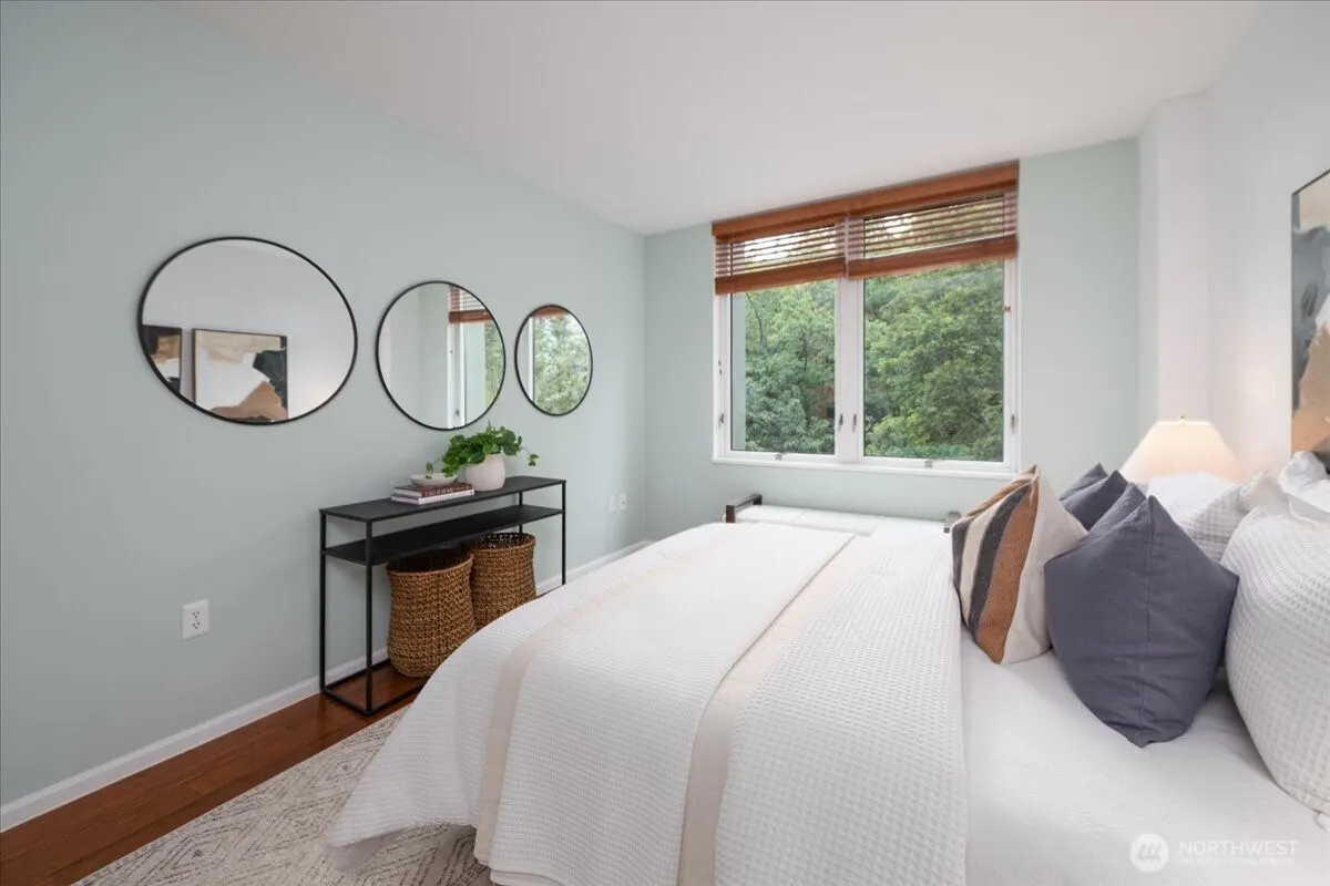 2600 2nd #308, Seattle, WA 98121