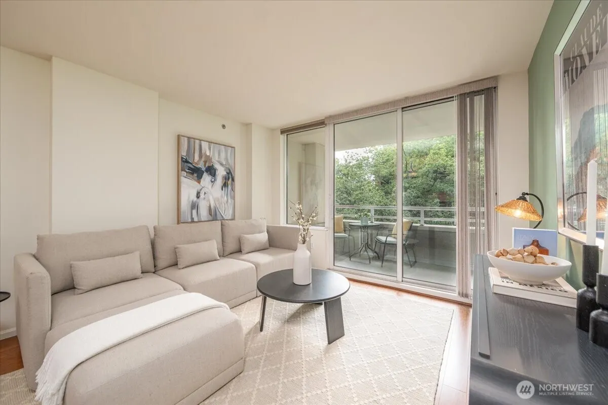 2600 2nd #308, Seattle, WA 98121