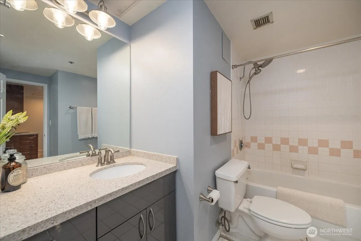 2600 2nd #308, Seattle, WA 98121