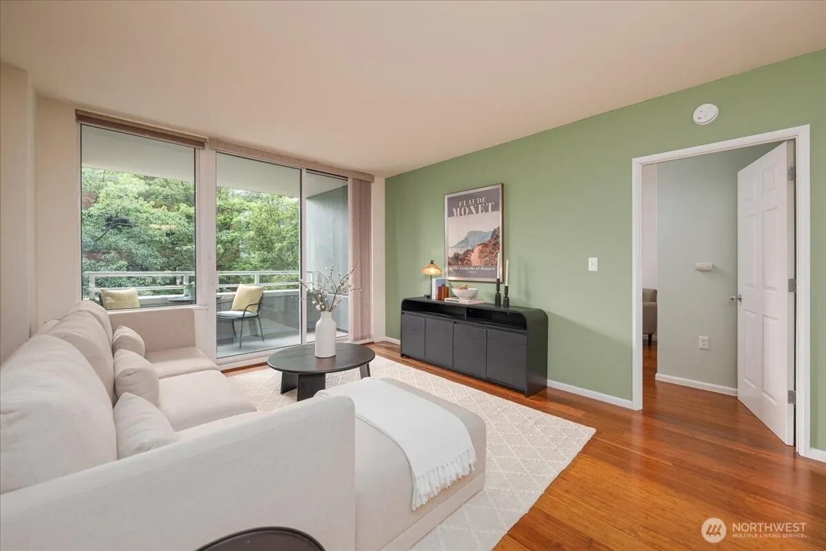 2600 2nd #308, Seattle, WA 98121