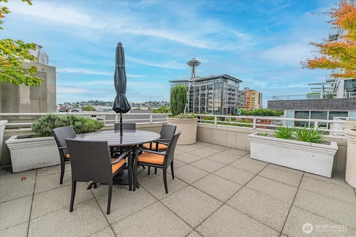 2600 2nd #308, Seattle, WA 98121