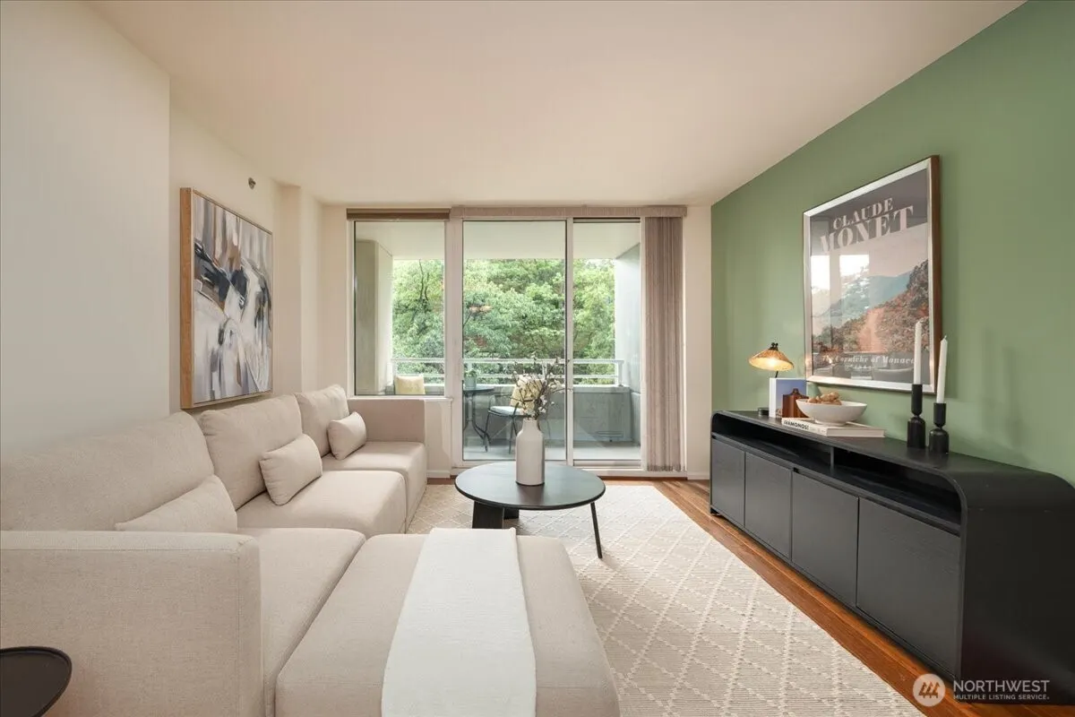 2600 2nd #308, Seattle, WA 98121