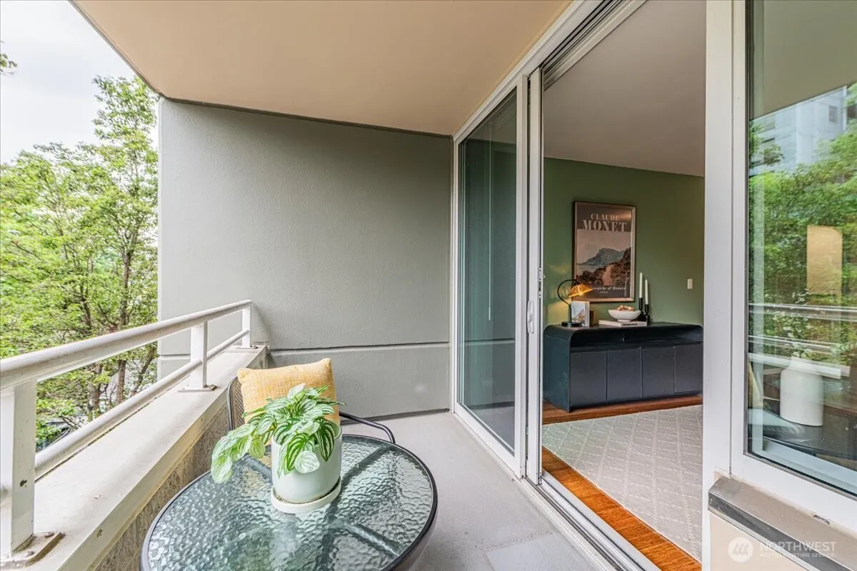 2600 2nd #308, Seattle, WA 98121