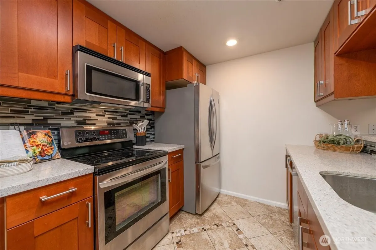2600 2nd #308, Seattle, WA 98121
