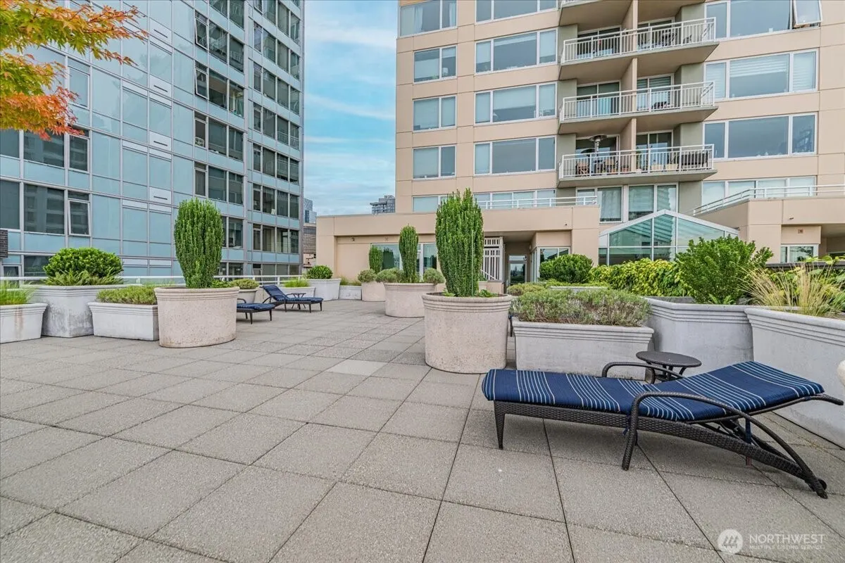 2600 2nd #308, Seattle, WA 98121