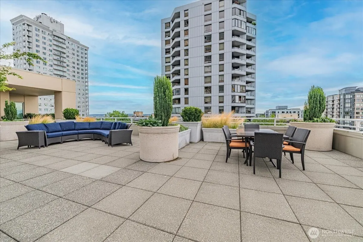 2600 2nd #308, Seattle, WA 98121