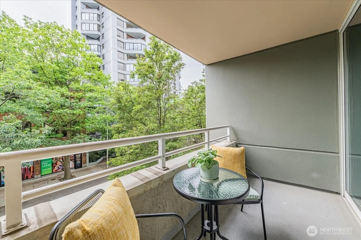2600 2nd #308, Seattle, WA 98121