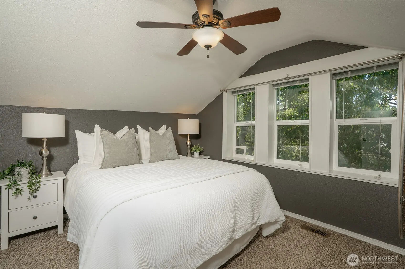 4040 32nd Avenue SW, Seattle, WA 98126