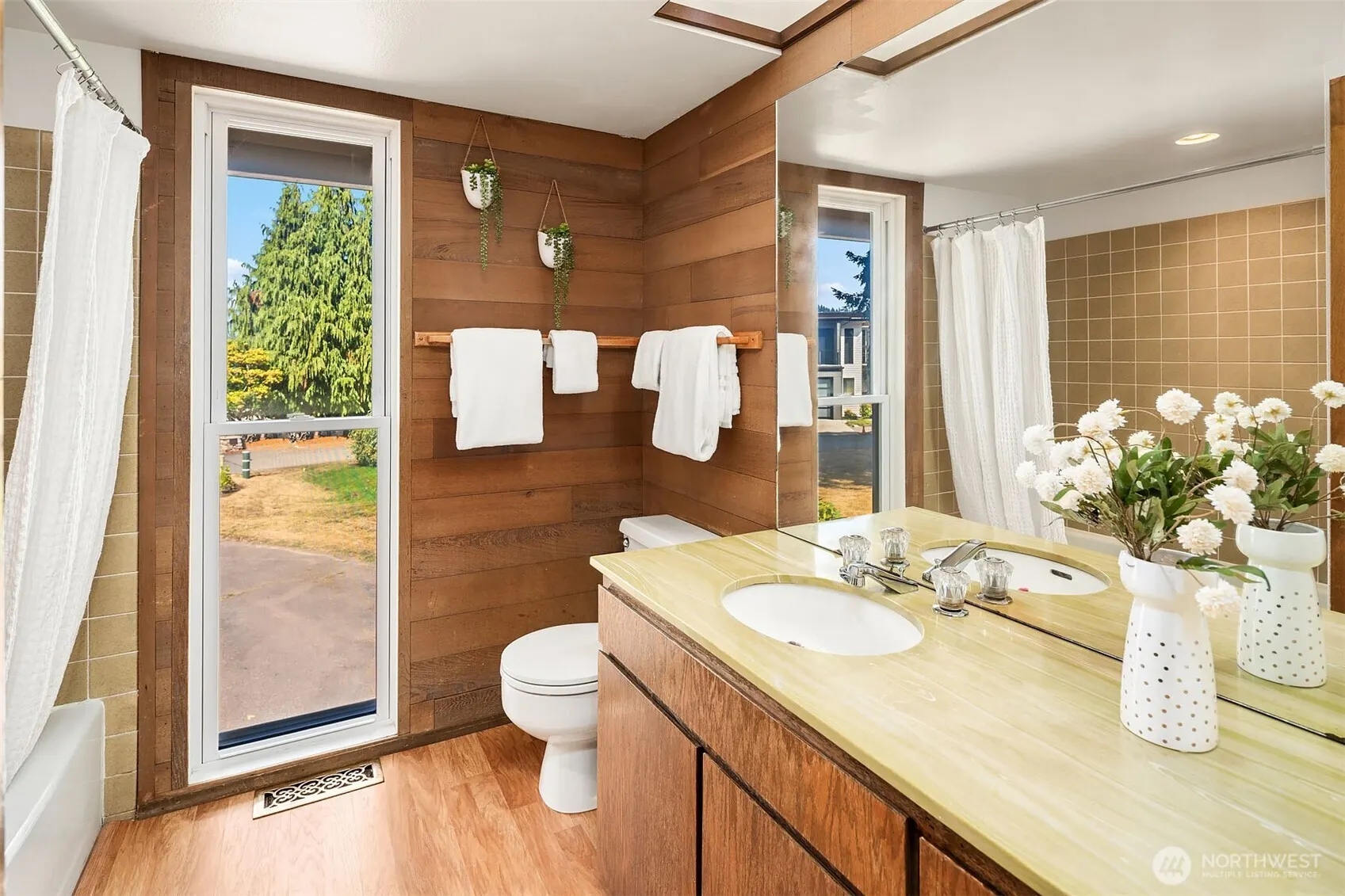 4740 Lakehurst Lane SE, Bellevue, WA 98006