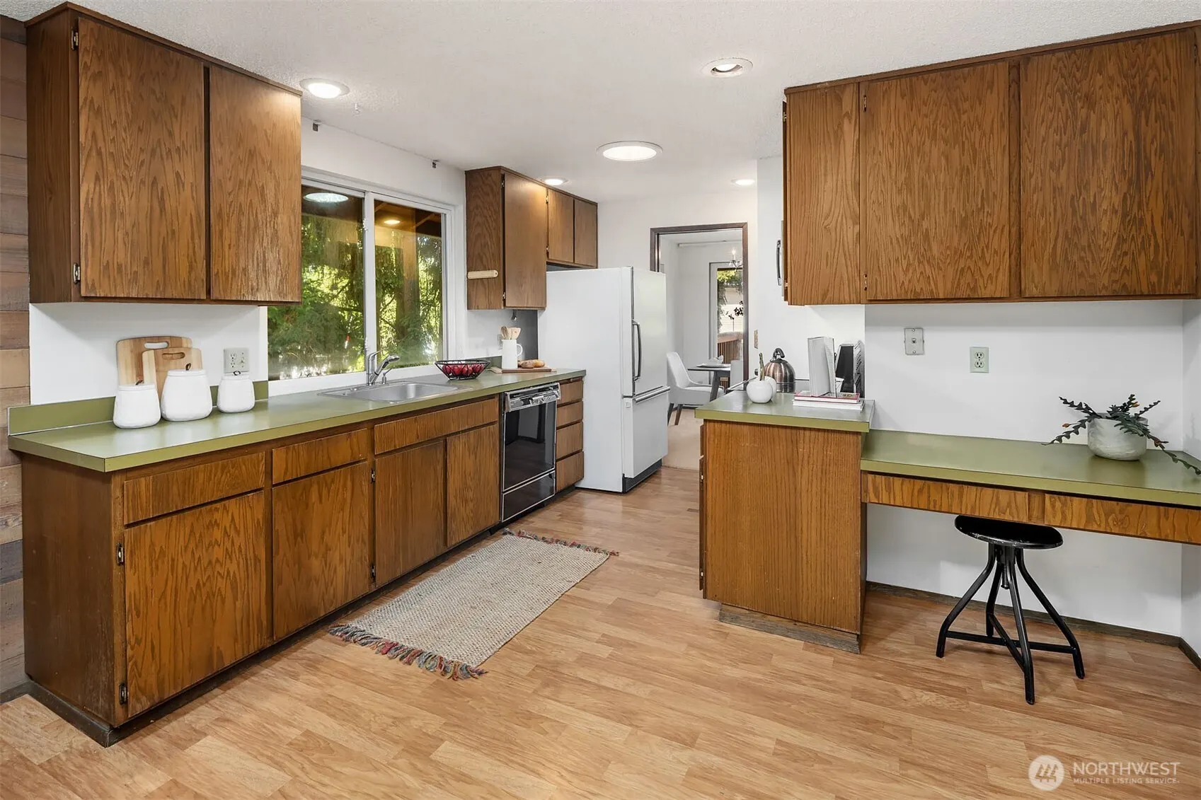 4740 Lakehurst Lane SE, Bellevue, WA 98006