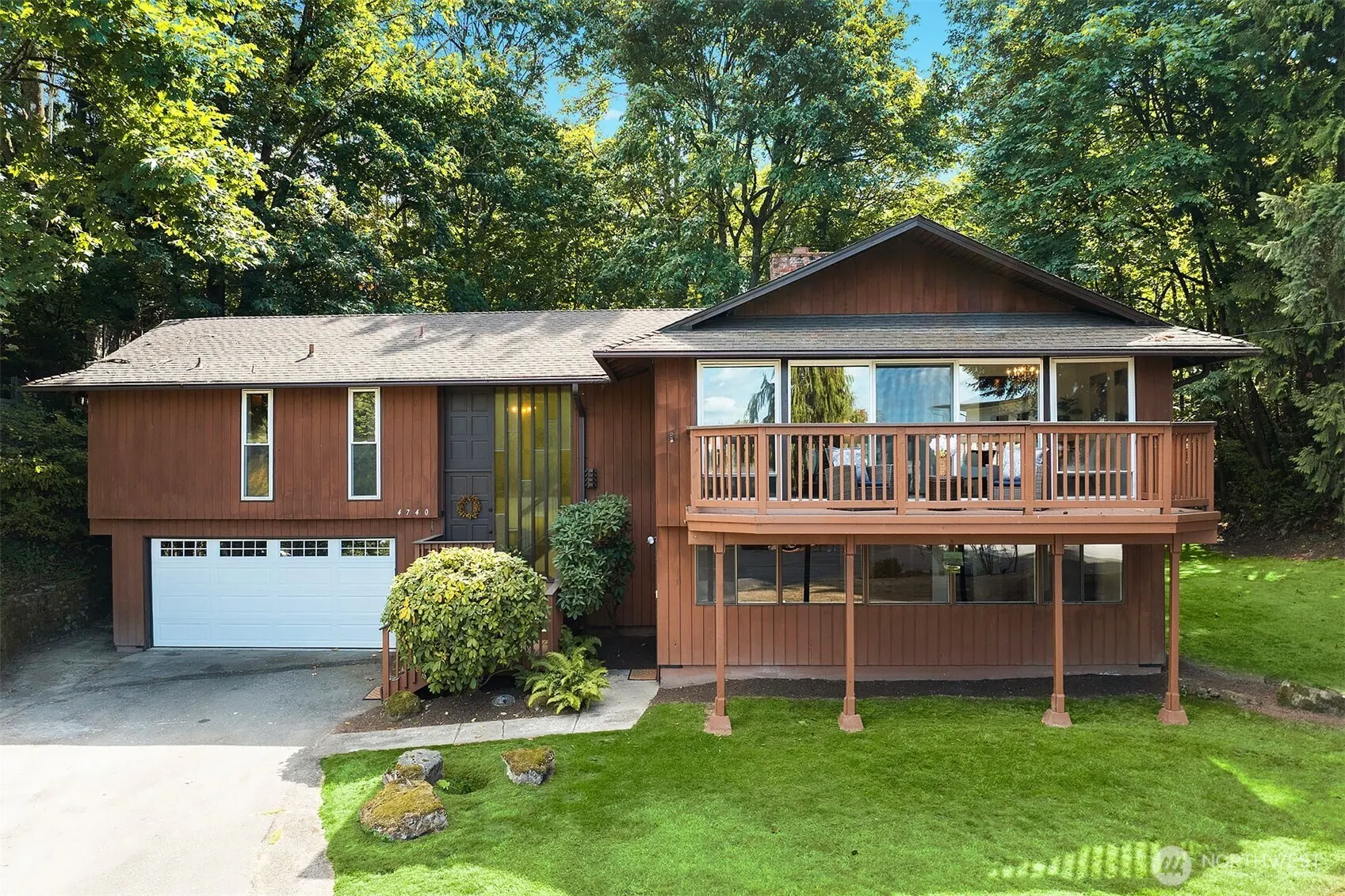 4740 Lakehurst Lane SE, Bellevue, WA 98006