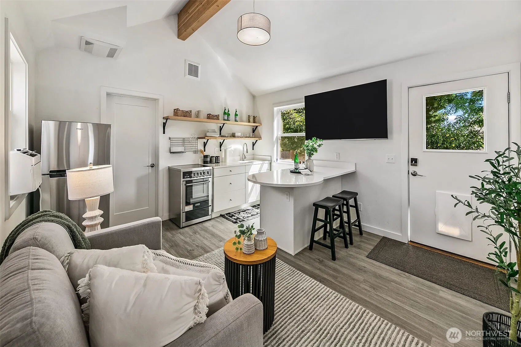 8100 Stone Avenue N, Seattle, WA 98103