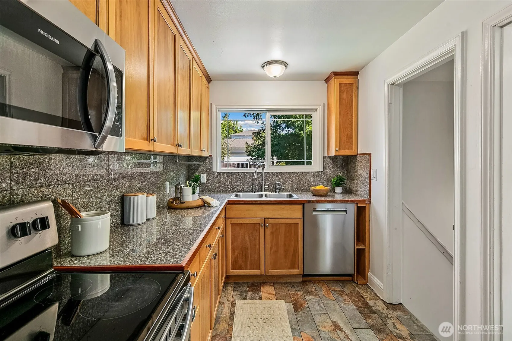 8100 Stone Avenue N, Seattle, WA 98103