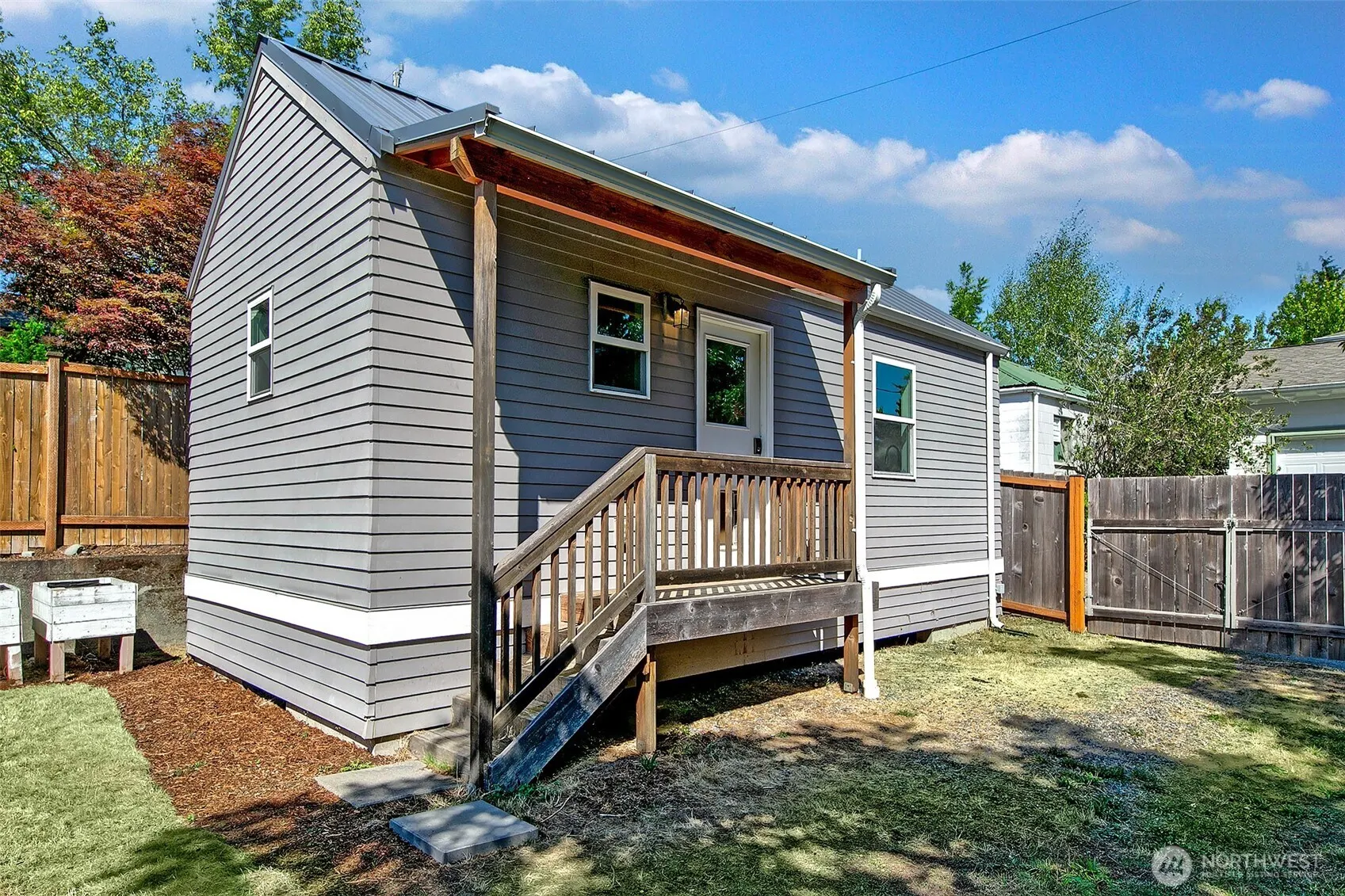 8100 Stone Avenue N, Seattle, WA 98103