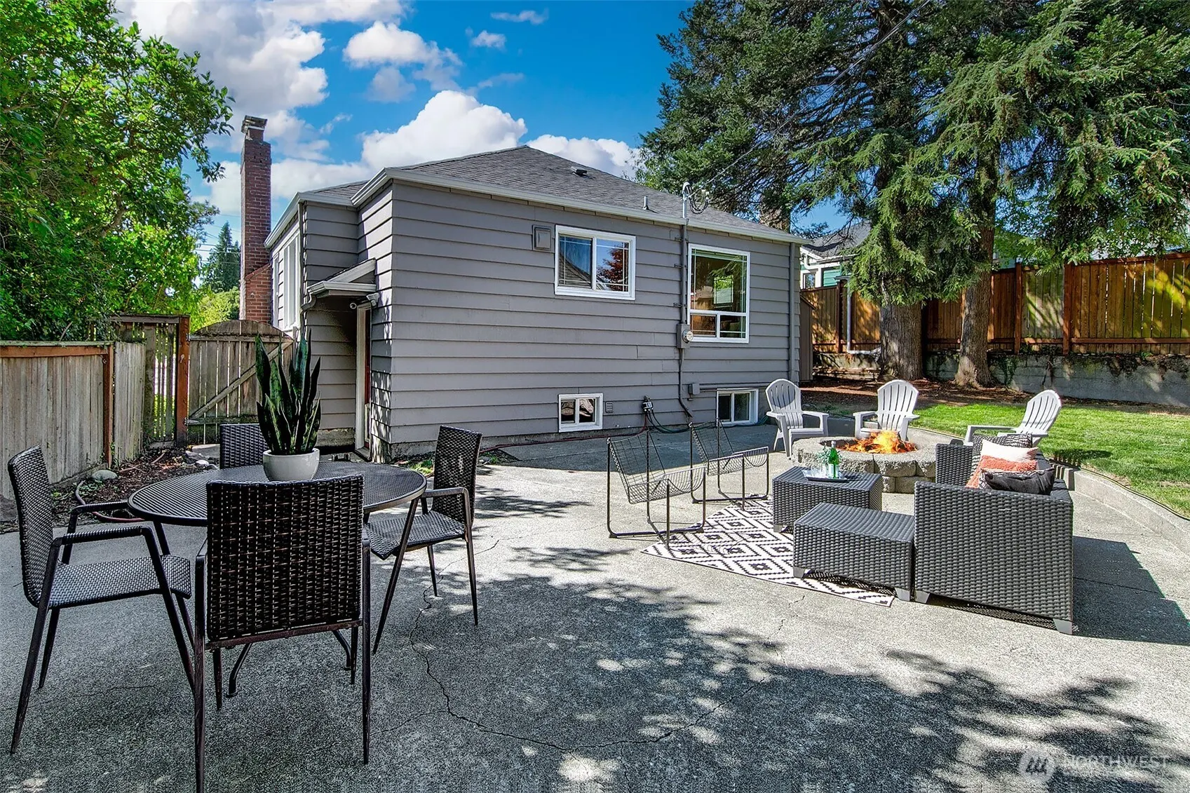8100 Stone Avenue N, Seattle, WA 98103