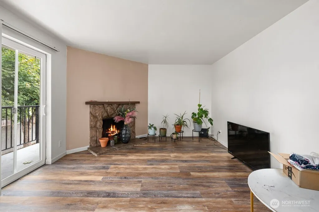 1601 Maple Lane #D1-D6, Kent, WA 98030-7465