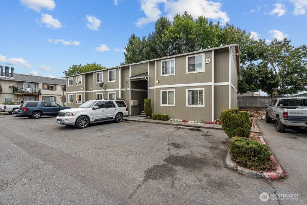 1601 Maple Lane #D1-D6, Kent, WA 98030-7465