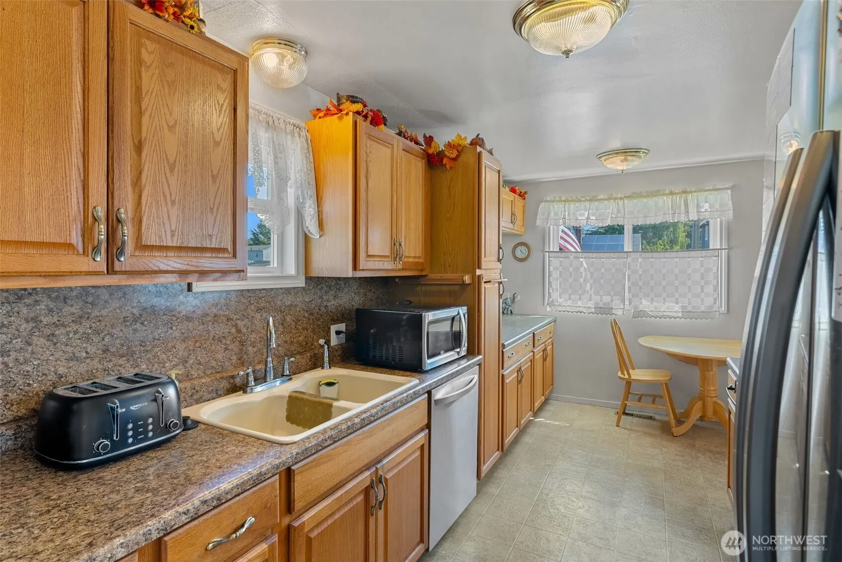 7917 10th Avenue SW, Seattle, WA 98106