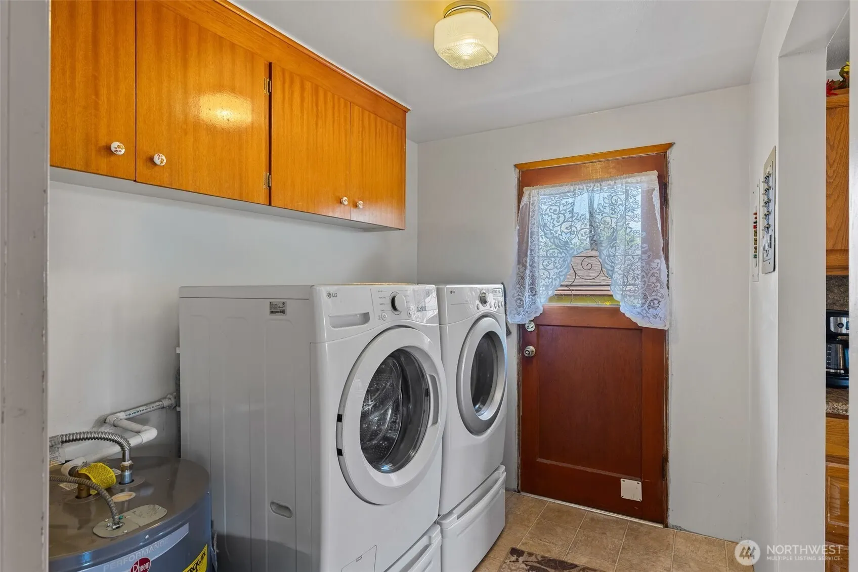 7917 10th Avenue SW, Seattle, WA 98106