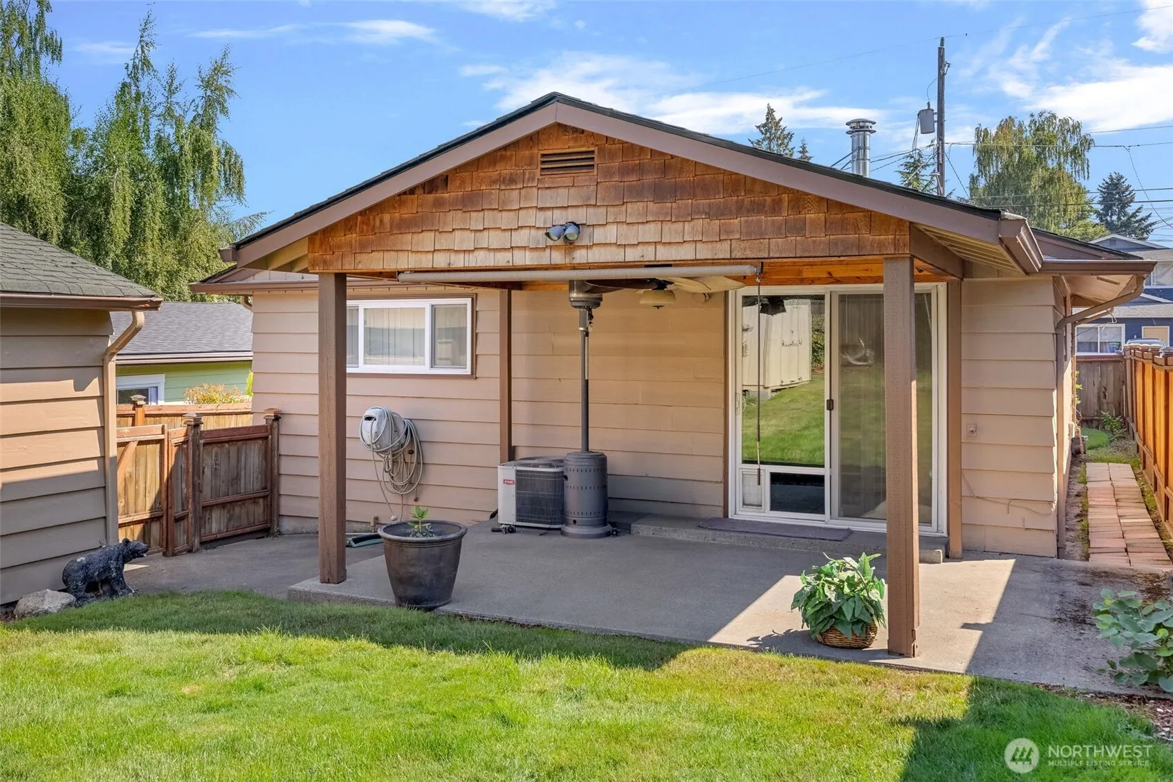 7917 10th Avenue SW, Seattle, WA 98106