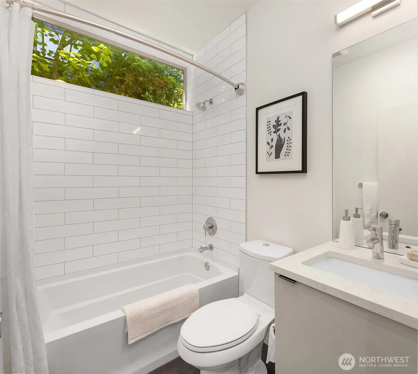 2344 W Plymouth Street #B, Seattle, WA 98199
