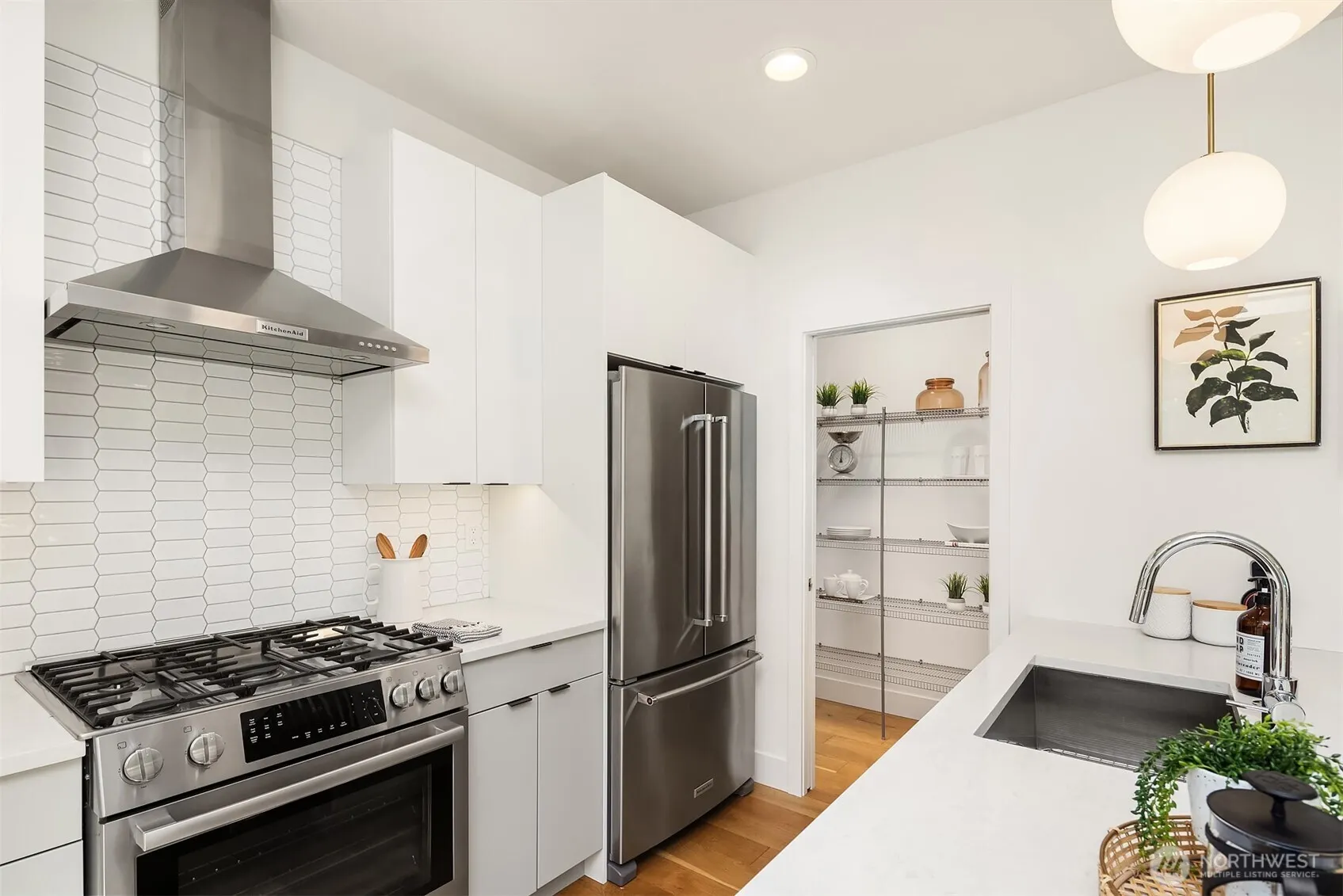 2344 W Plymouth Street #B, Seattle, WA 98199
