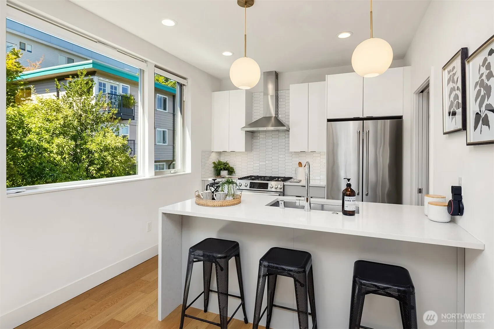 2344 W Plymouth Street #B, Seattle, WA 98199