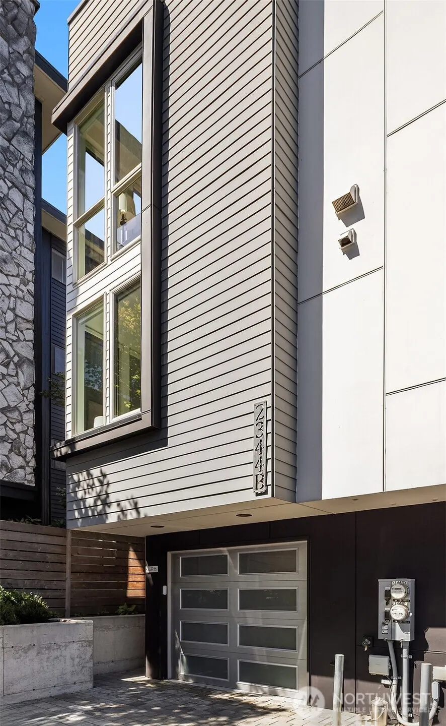 2344 W Plymouth Street #B, Seattle, WA 98199