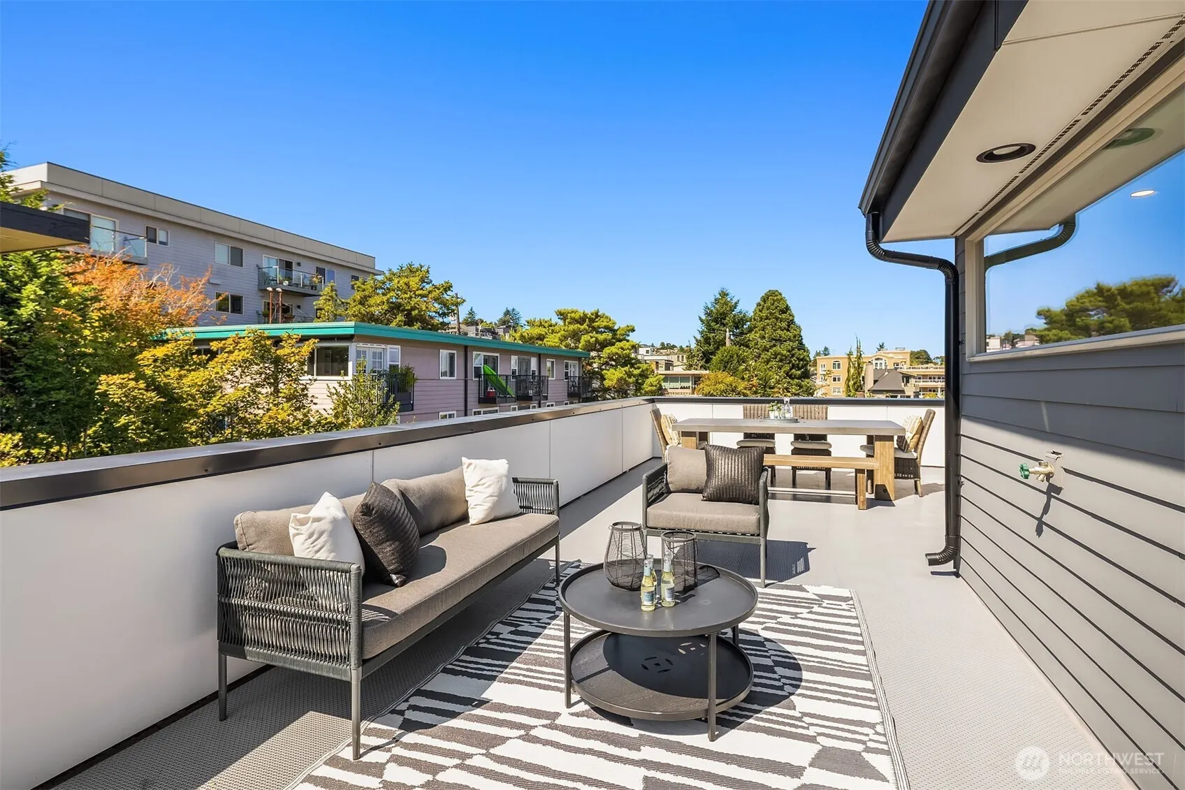 2344 W Plymouth Street #B, Seattle, WA 98199