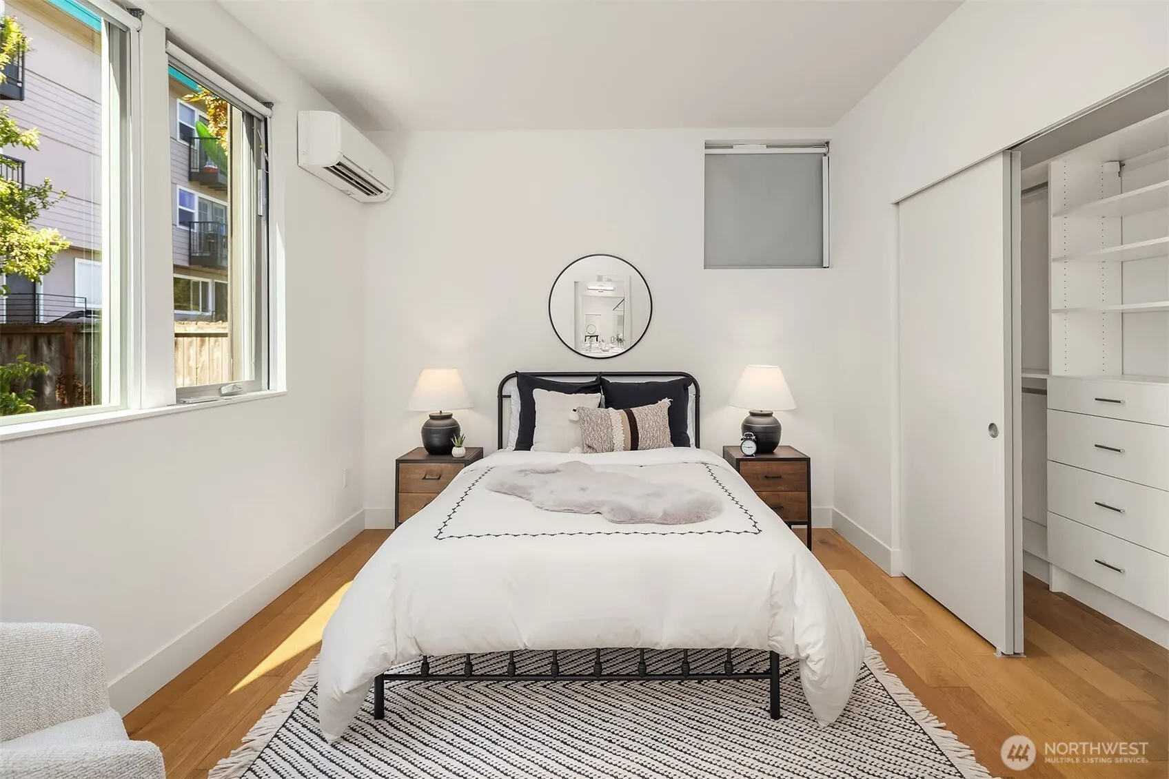 2344 W Plymouth Street #B, Seattle, WA 98199