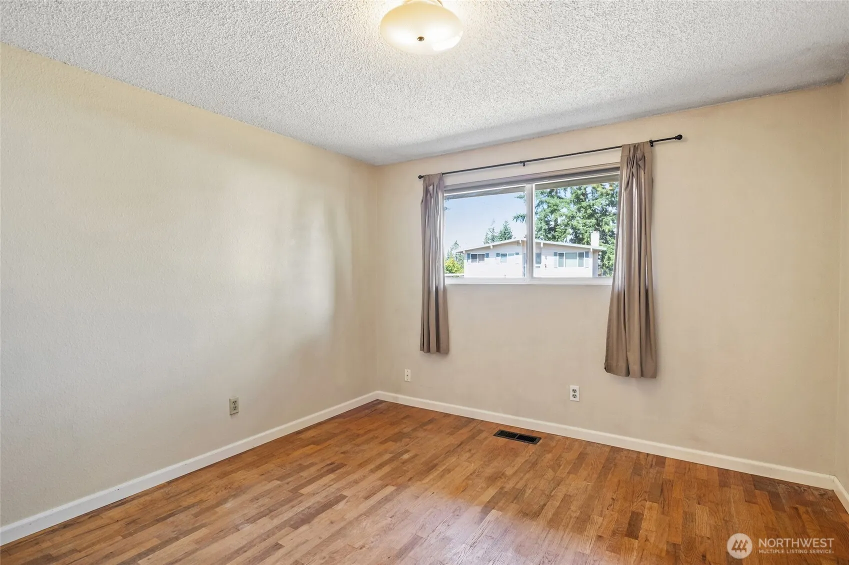 15517 NE 55th Street , Redmond, WA 98052