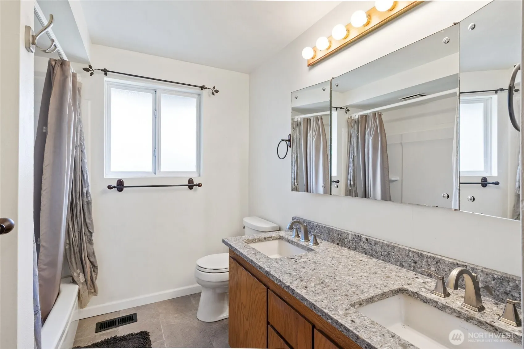 15517 NE 55th Street , Redmond, WA 98052