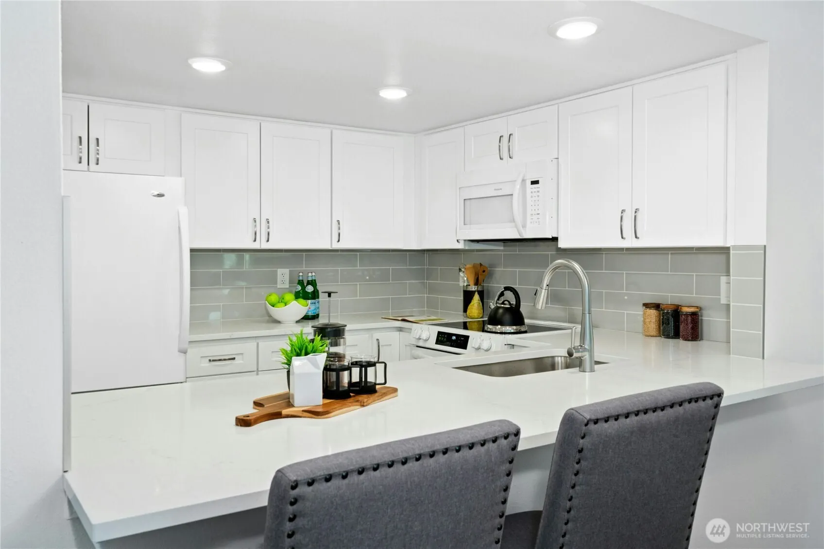 401 100th Avenue NE #208, Bellevue, WA 98004