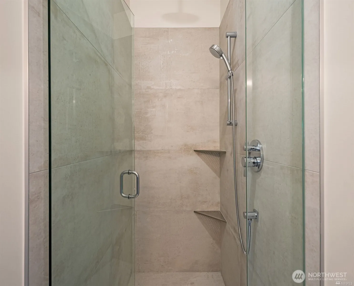 5547 S Morgan Street , Seattle, WA 98118